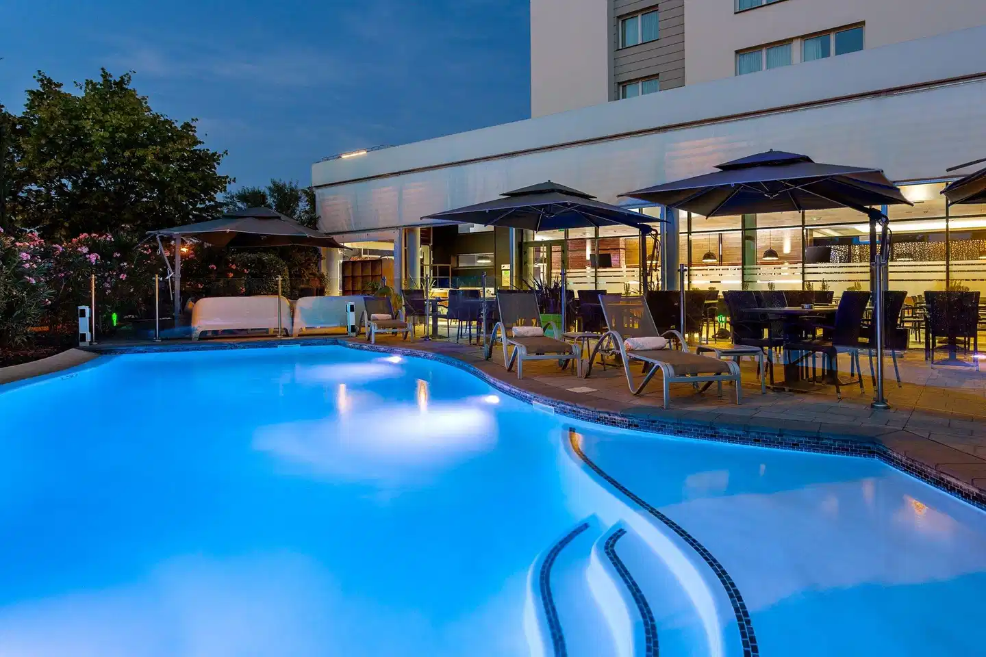 Courtyard by Marriott Toulouse Airport Pool