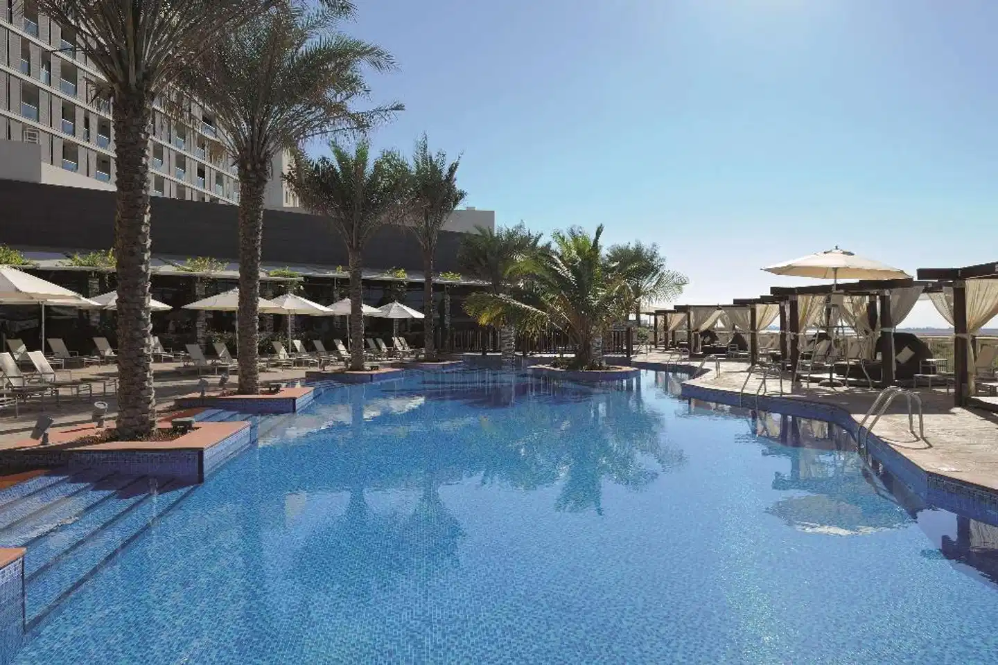 Radisson Blu Hotel, Abu Dhabi Yas Island Pool