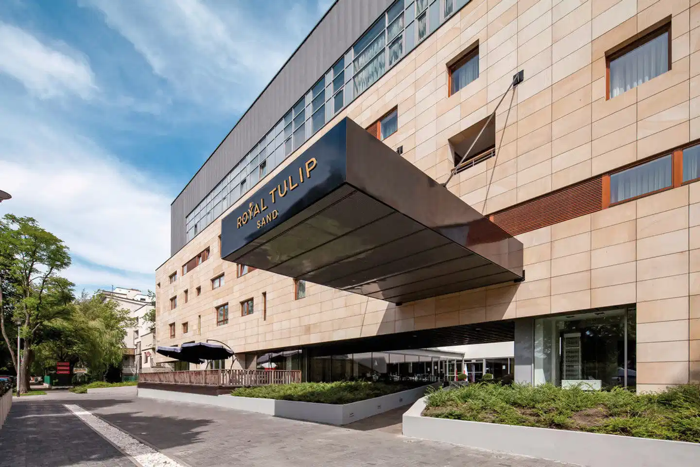 Royal Tulip Sand Hotel Aussenansicht