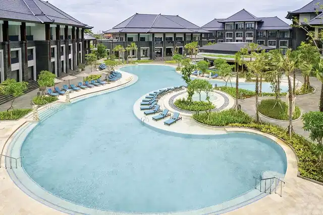 Courtyard by Marriott Bali Nusa Dua Resort POOL