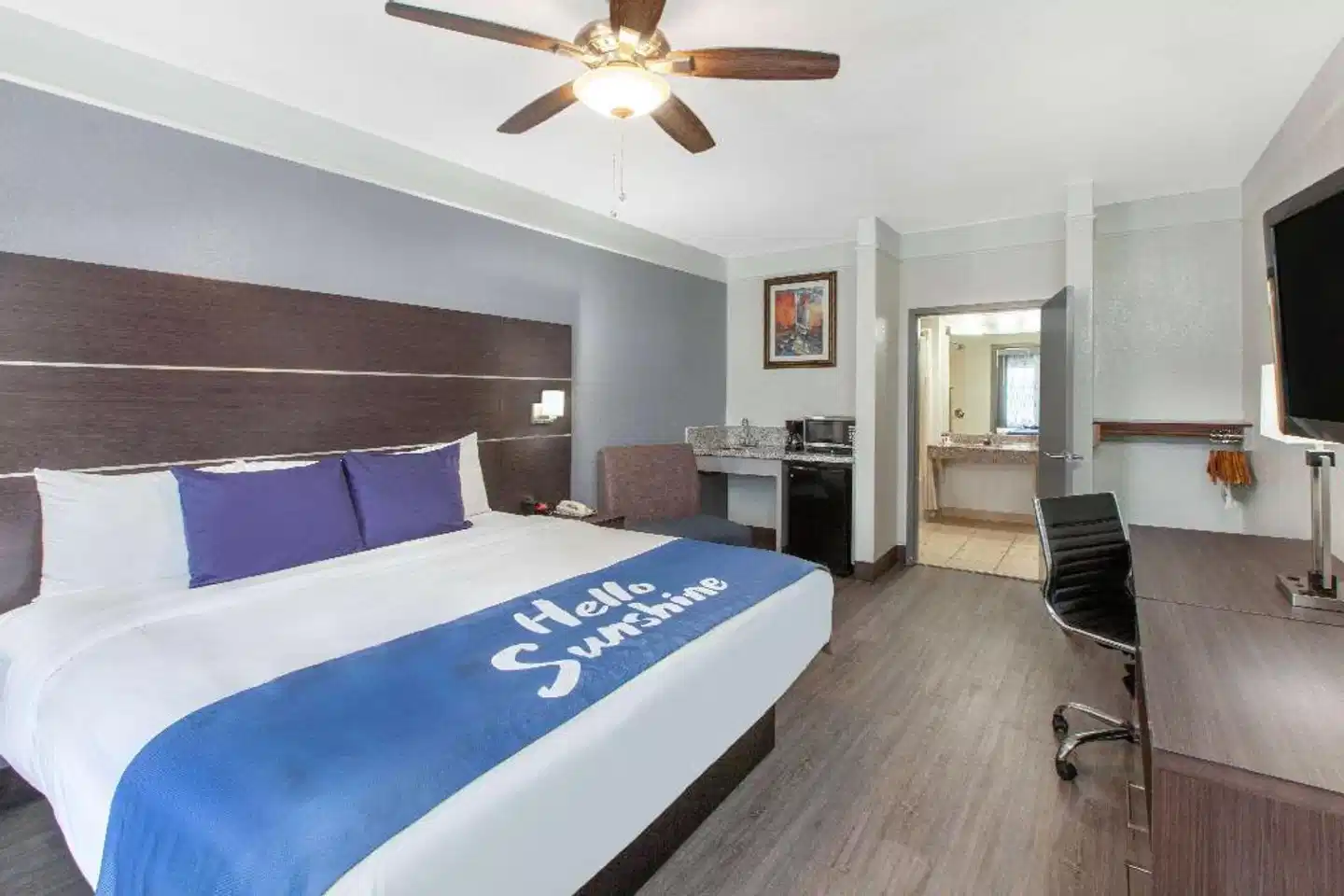 Days Inn & Suites by Wyndham Webster NASA-ClearLake-Houston Wohnbeispiel