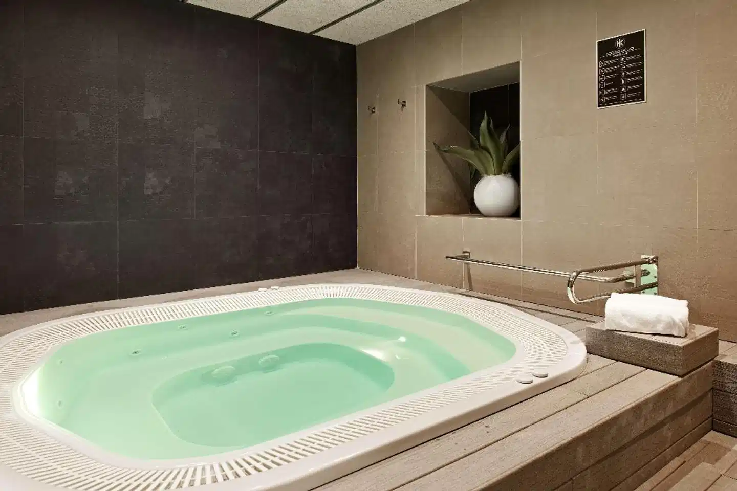 Catalonia Plaza Mayor Badezimmer