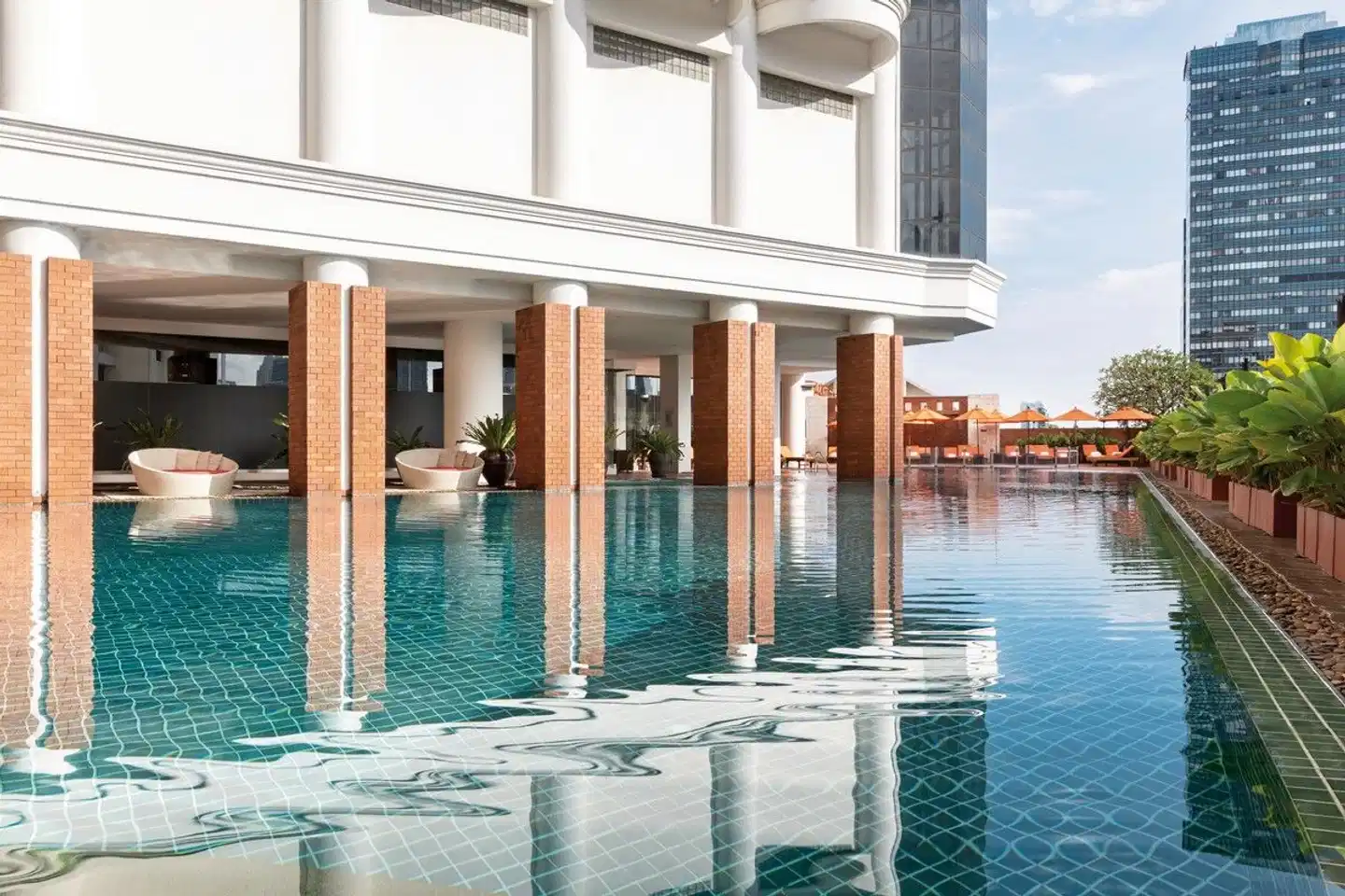 Tower Club at Lebua Hallenbad