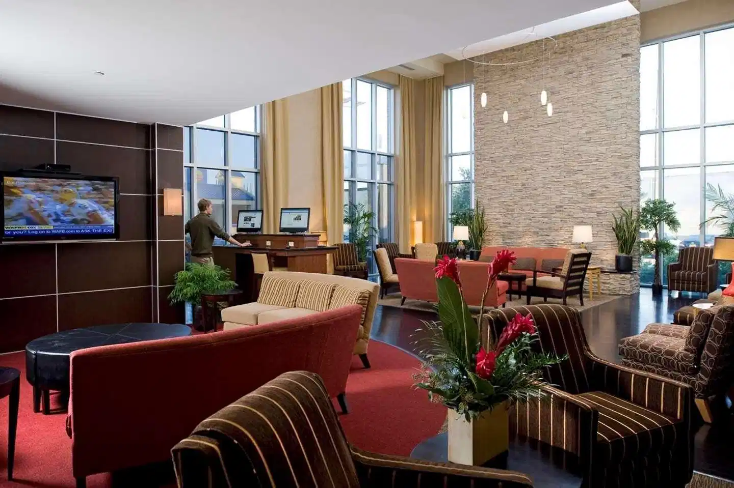 DoubleTree by Hilton Baton Rouge Lobby