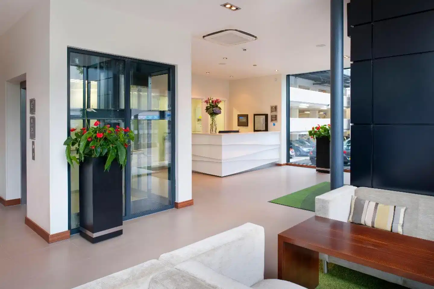 Holiday Inn Bristol City Centre Lobby