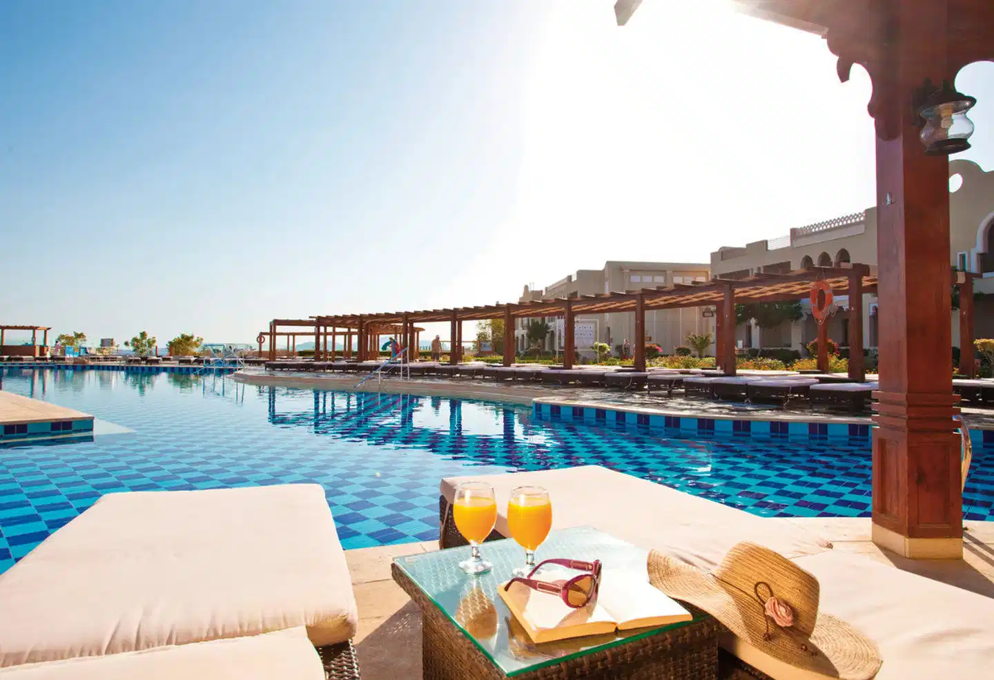 SUNRISE Arabian Beach Resort - Grand Select Pool