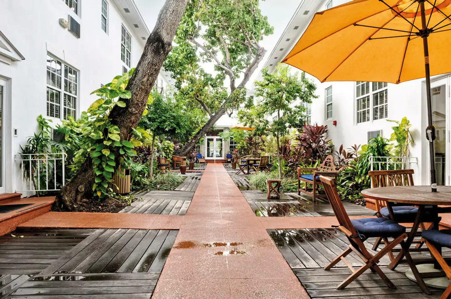 Tradewinds Apartments Terrasse