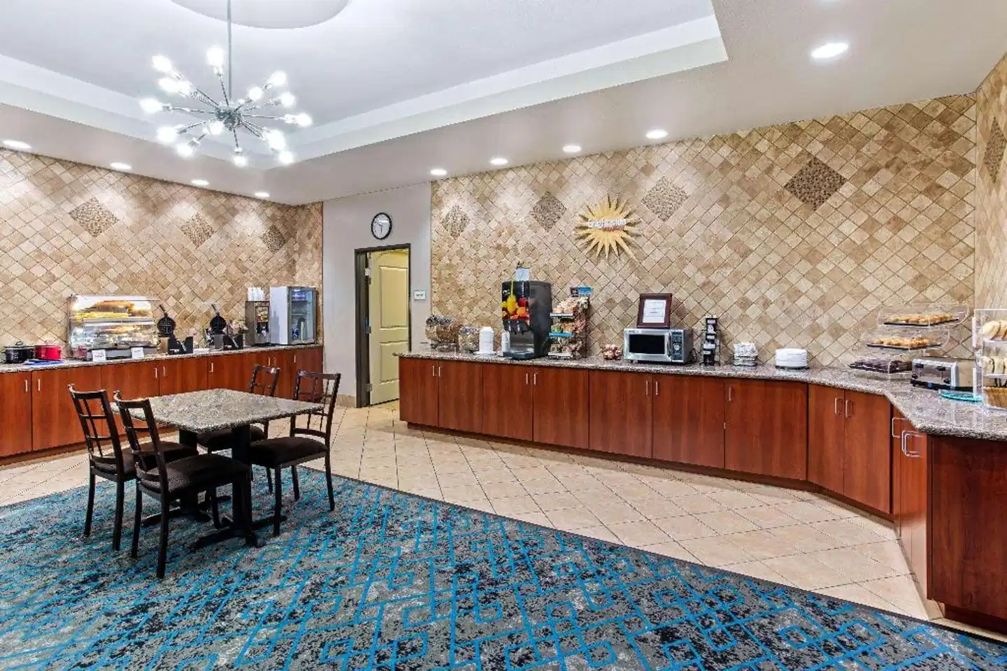 La Quinta Inn & Suites by Wyndham Denver Gateway Park Lobby