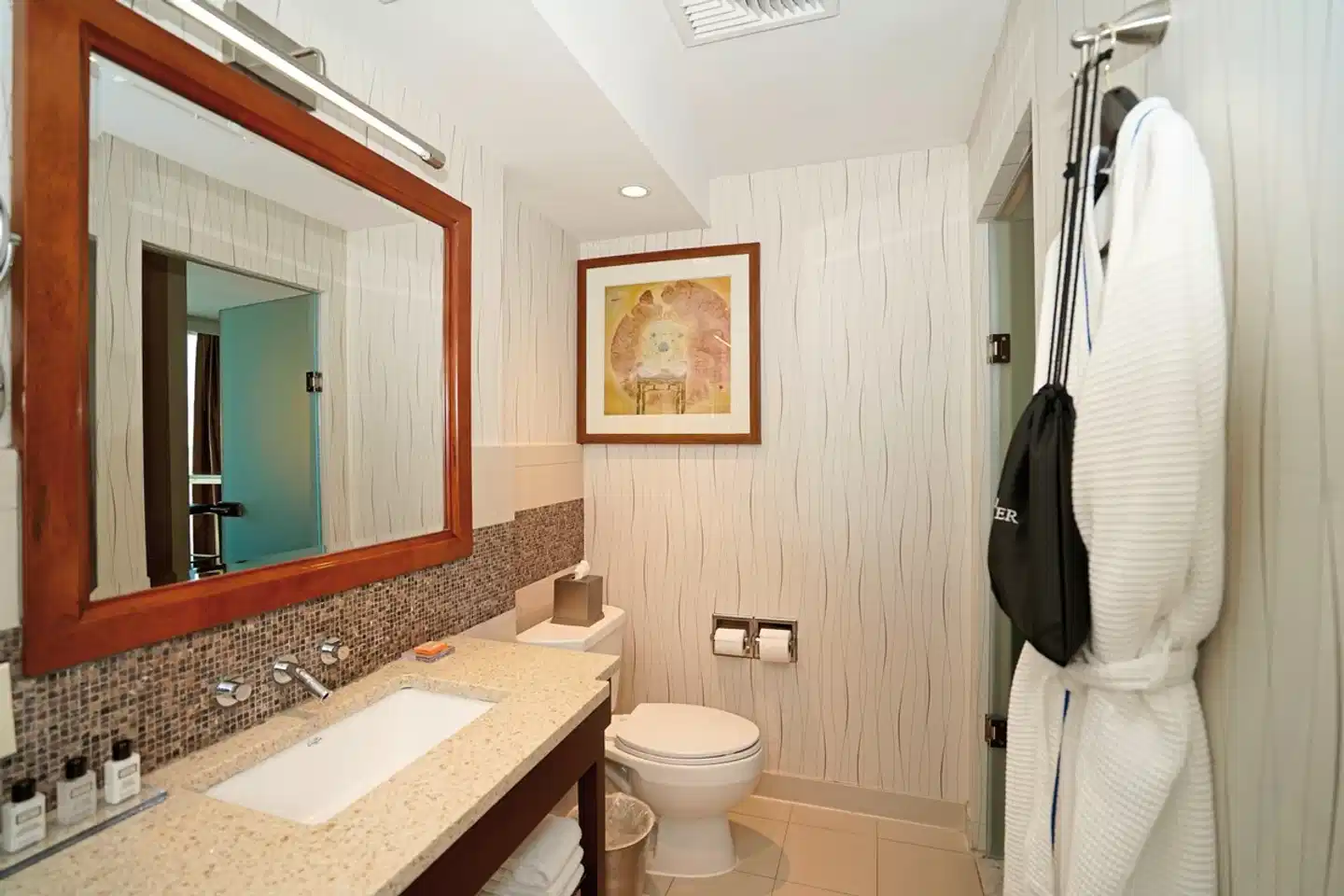 Wyndham Garden Chinatown Badezimmer