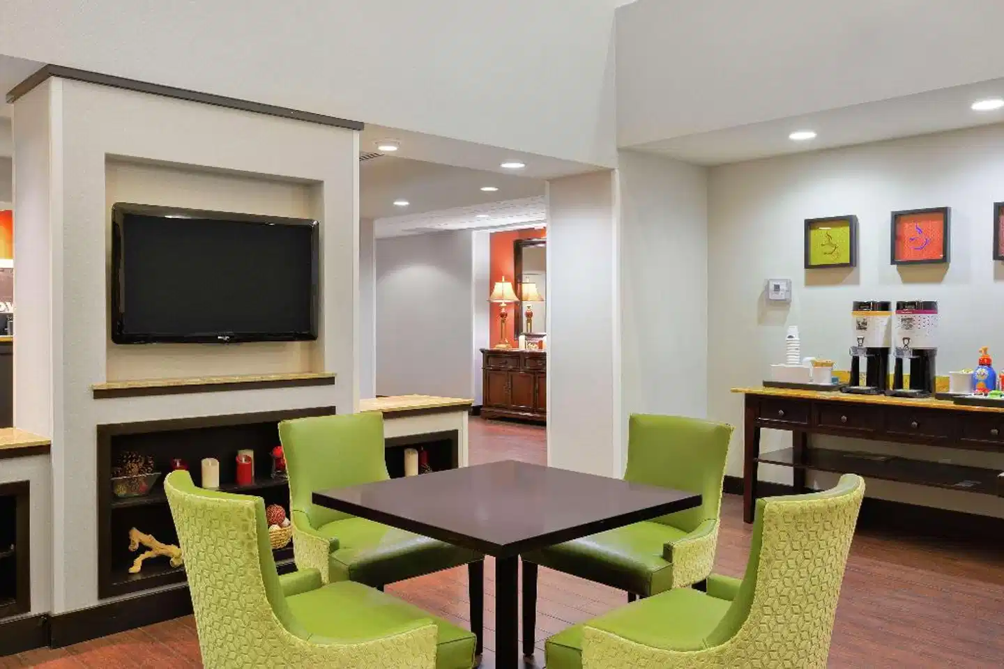 Hampton Inn & Suites San Luis Obispo Bar