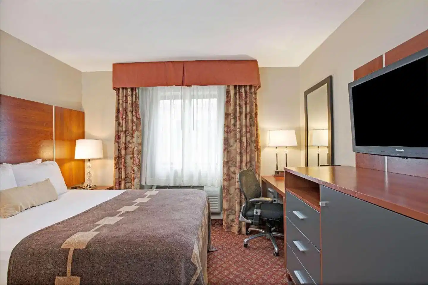 Ramada by Wyndham Staten Island Wohnbeispiel