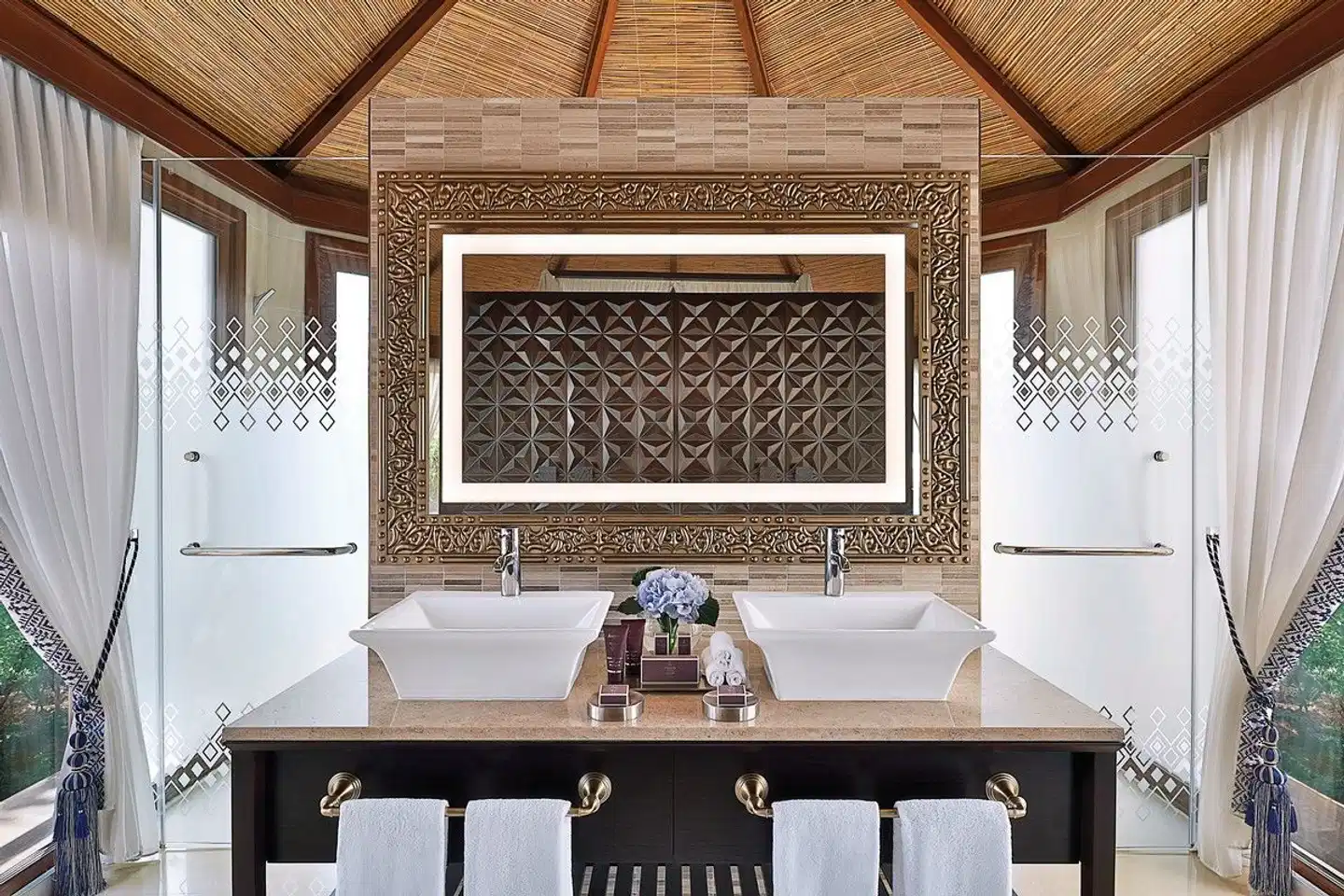 The Ritz-Carlton Ras Al Khaimah, Al Hamra Beach Badezimmer