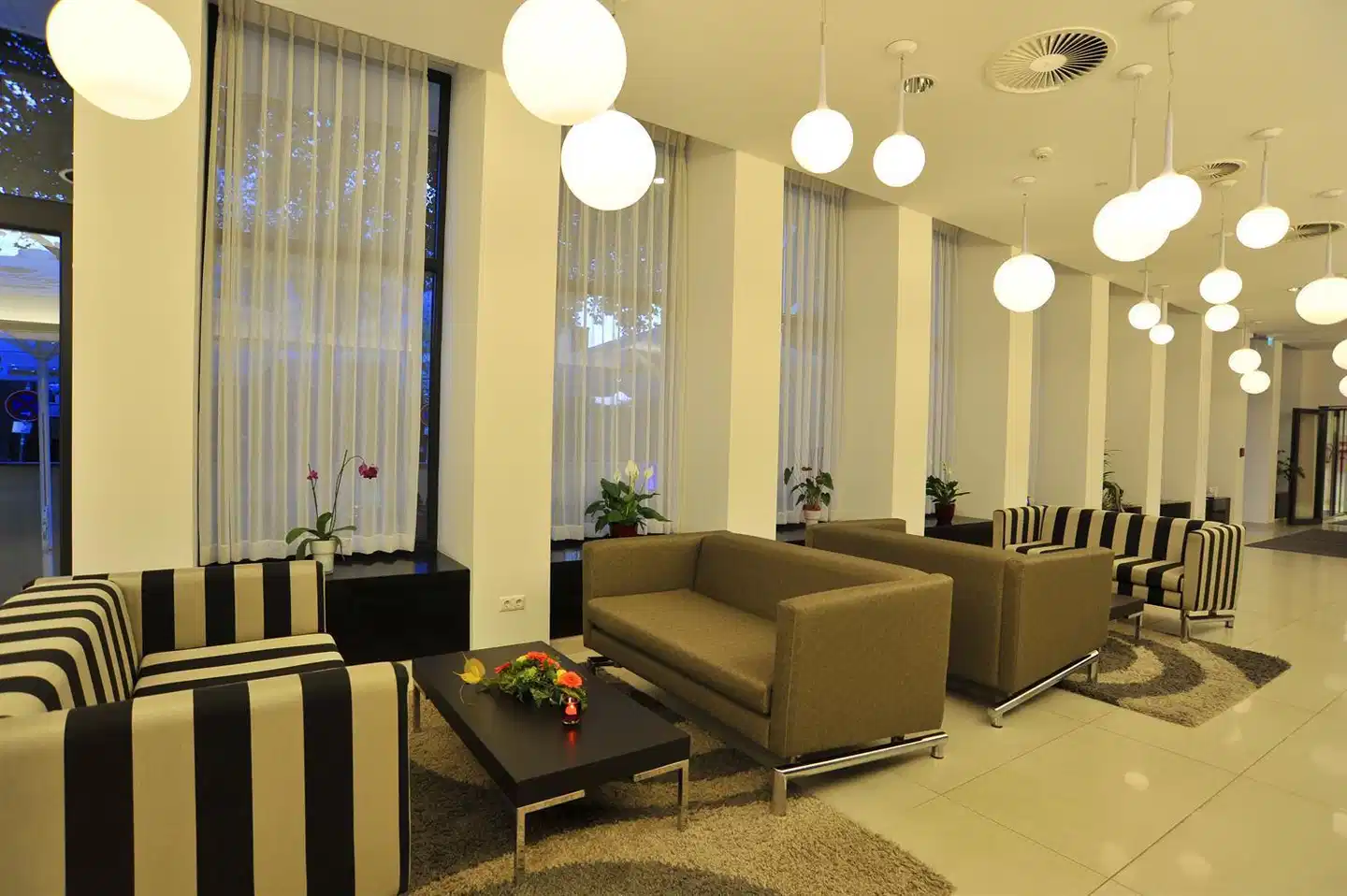 Golden Tulip Kassel Lobby