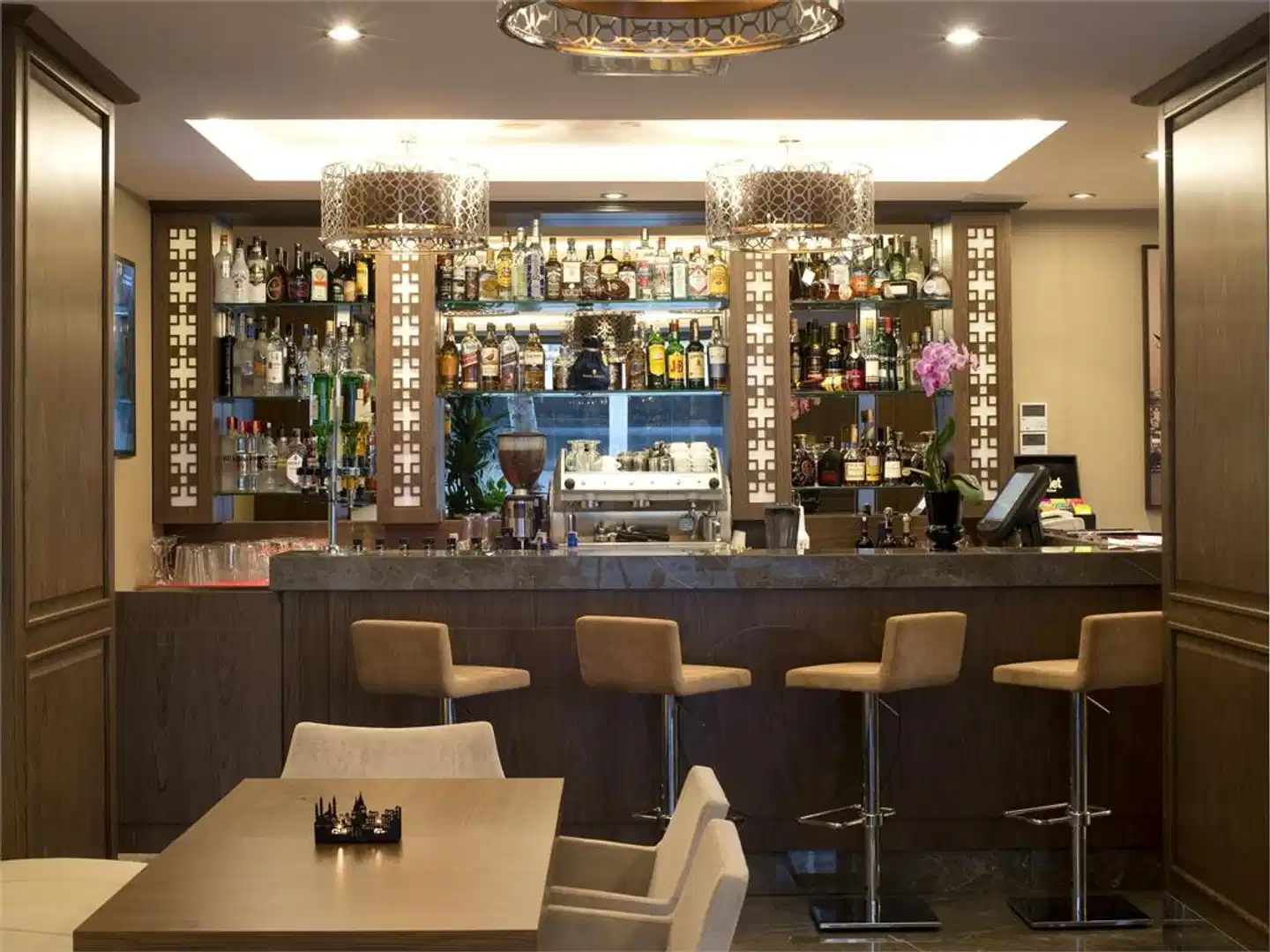 Nidya Hotel Galataport Bar