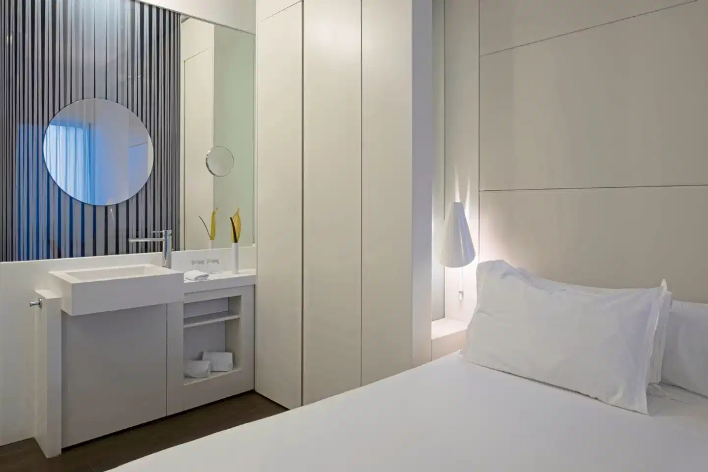 H10 Urquinaona Plaza Badezimmer