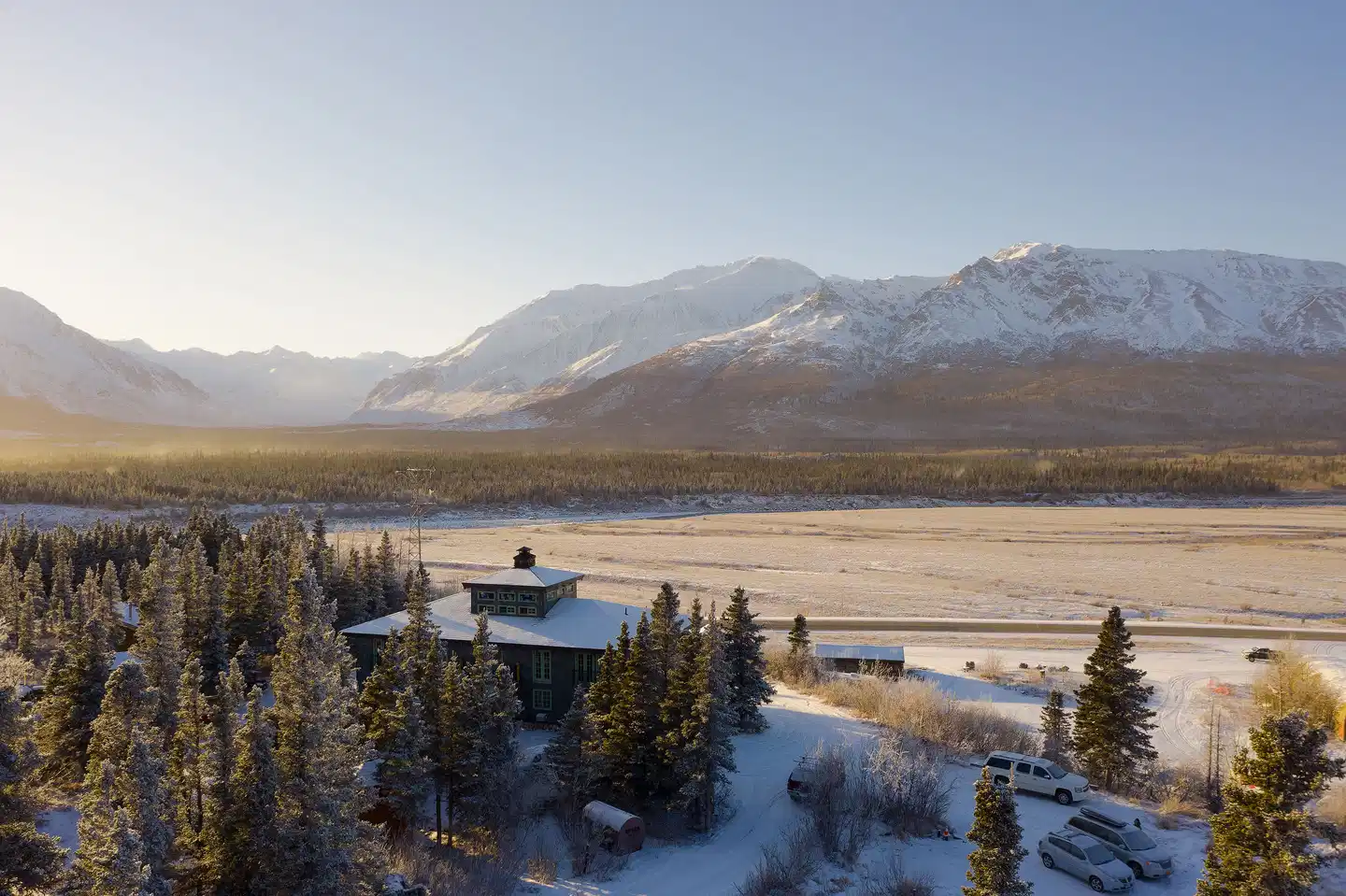 The Lodge at Black Rapids Landschaft