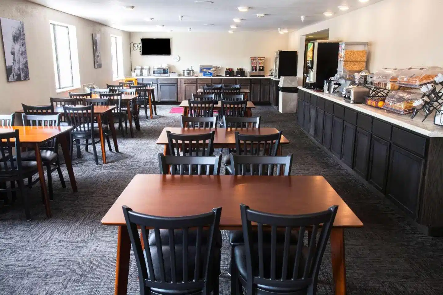 Baymont by Wyndham Keystone Near Mt. Rushmore Bar