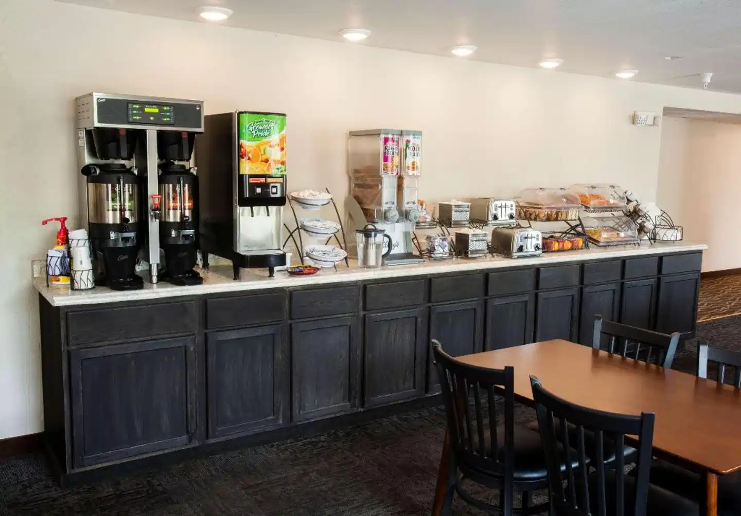 Baymont by Wyndham Keystone Near Mt. Rushmore Bar