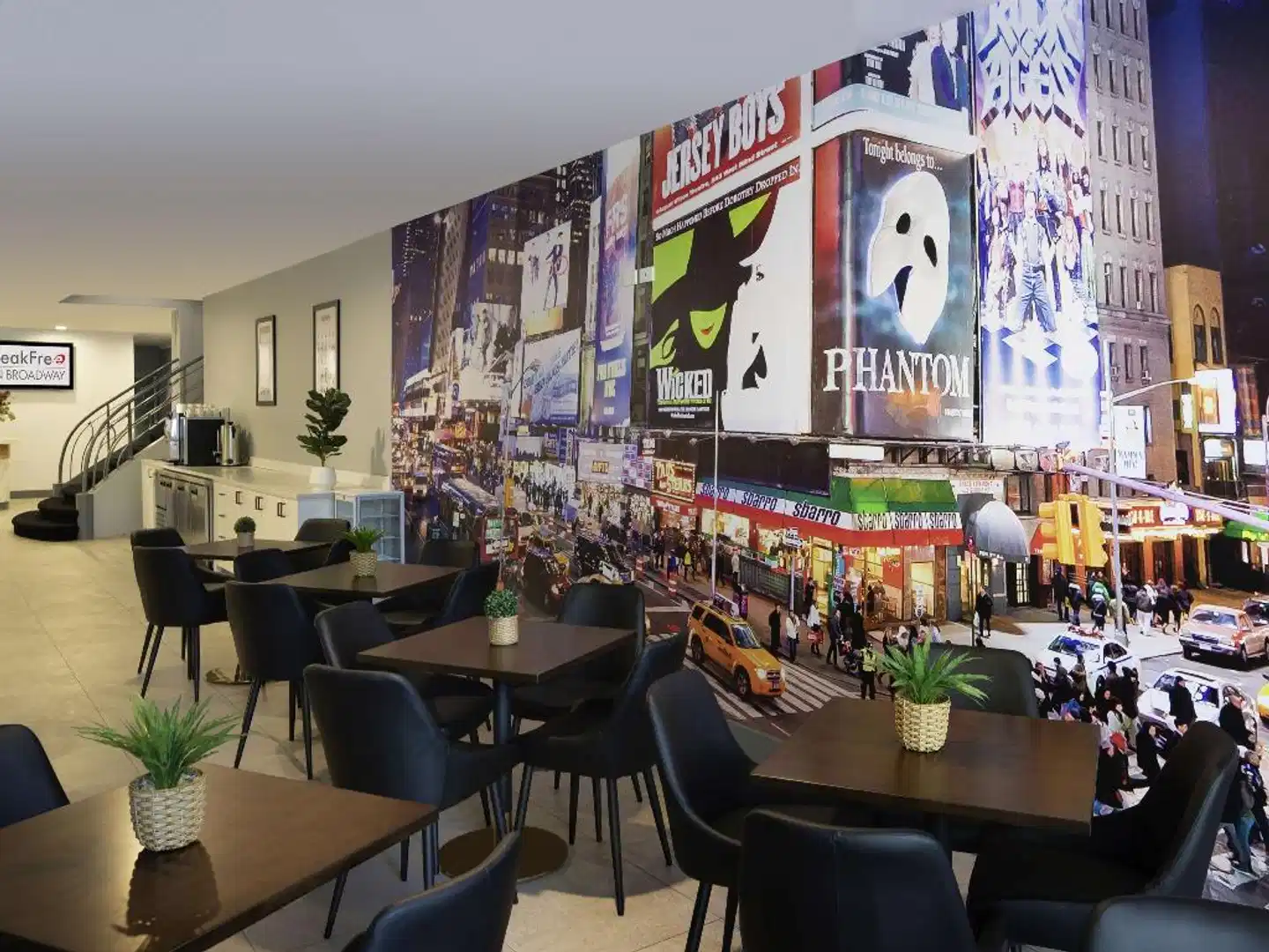 BreakFree on Broadway Sydney Bar