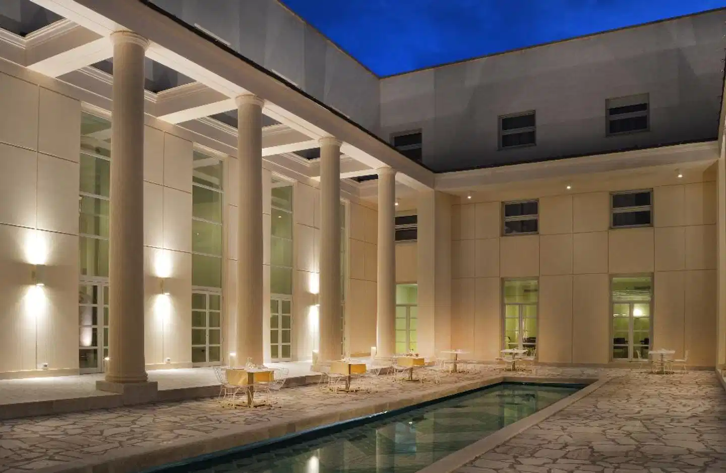 Palazzo Esedra Aussenansicht