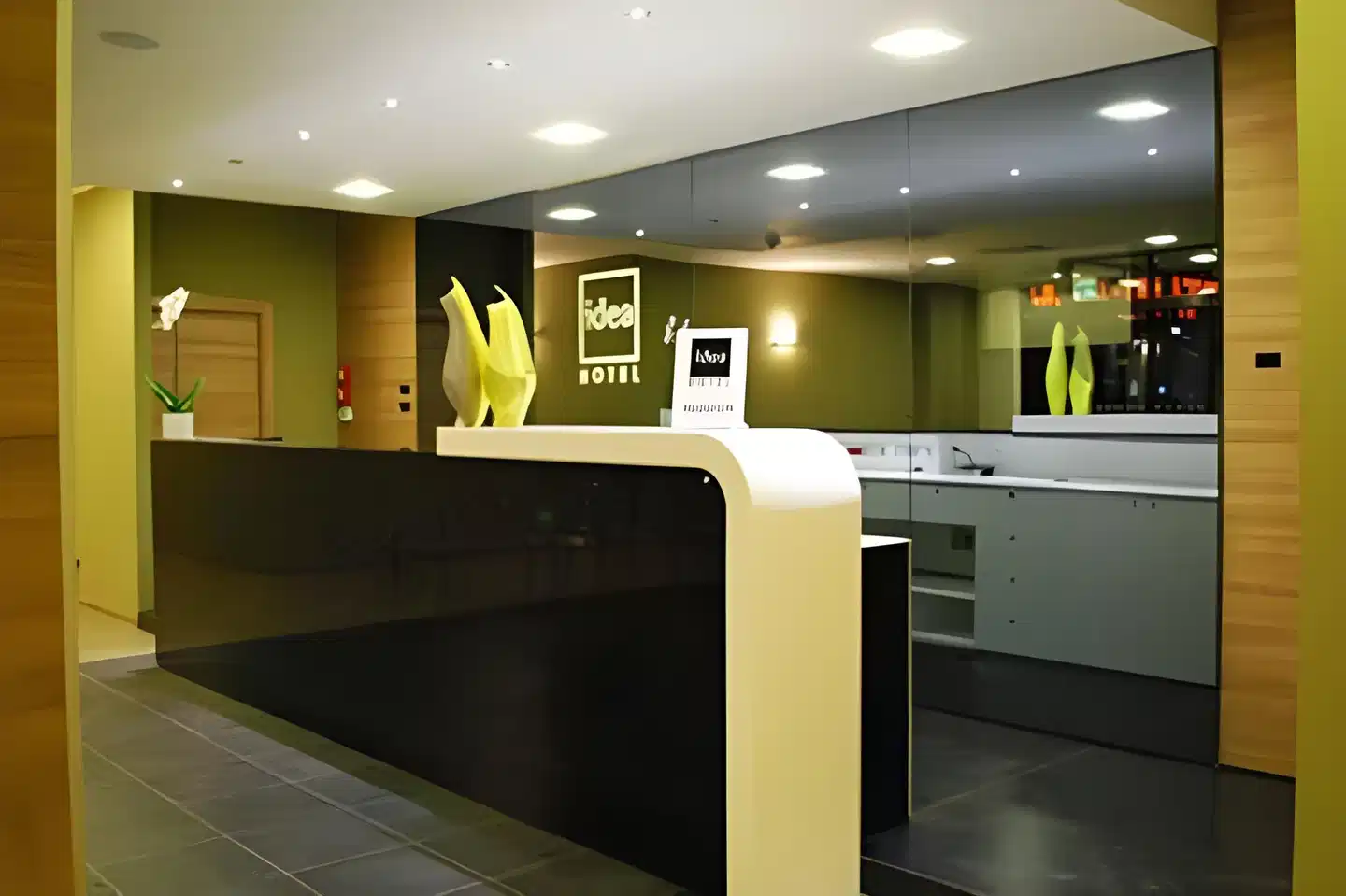 Idea Hotel Plus Savona Lobby