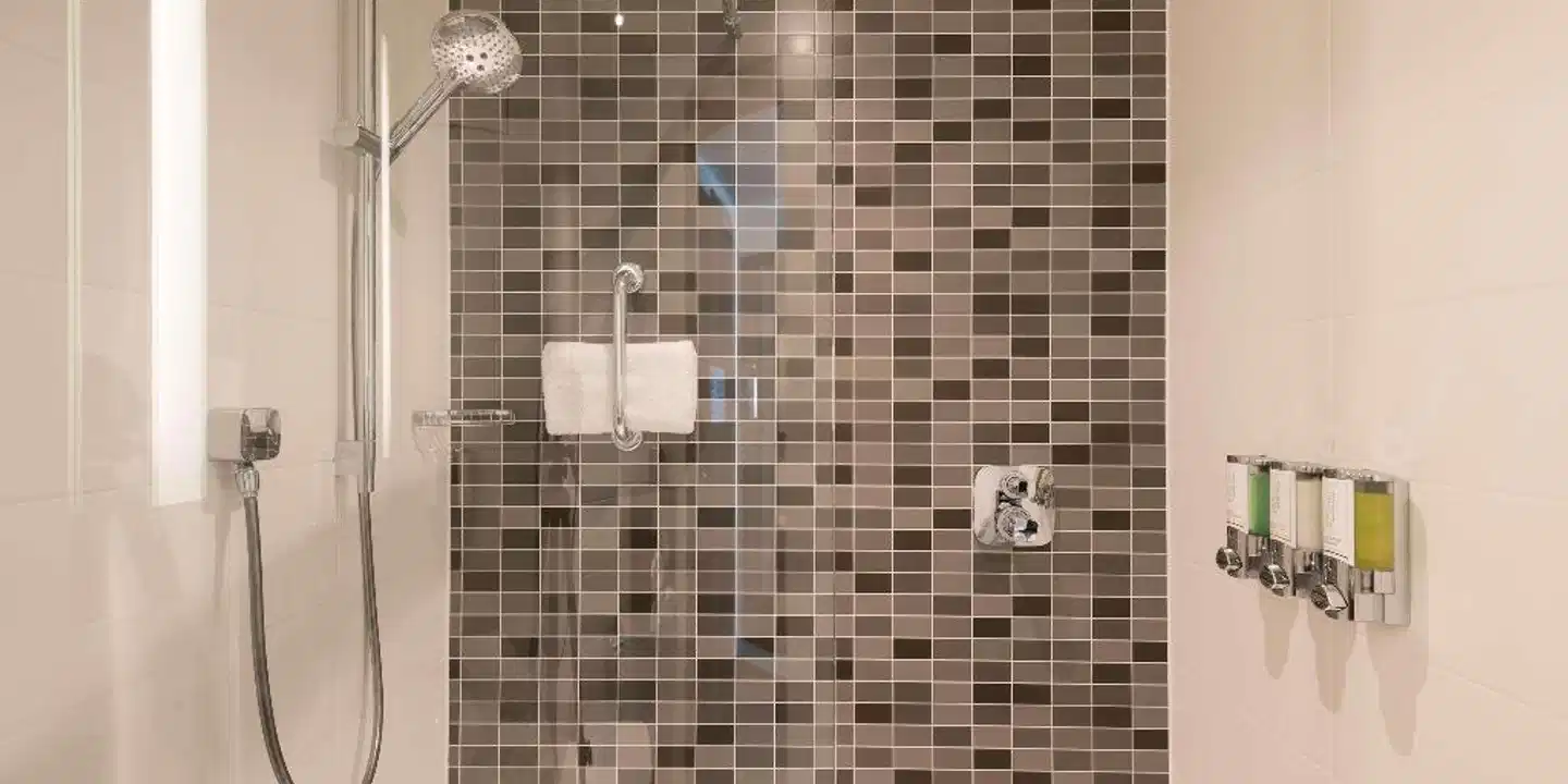 Hampton by Hilton Nürnberg City Centre Badezimmer