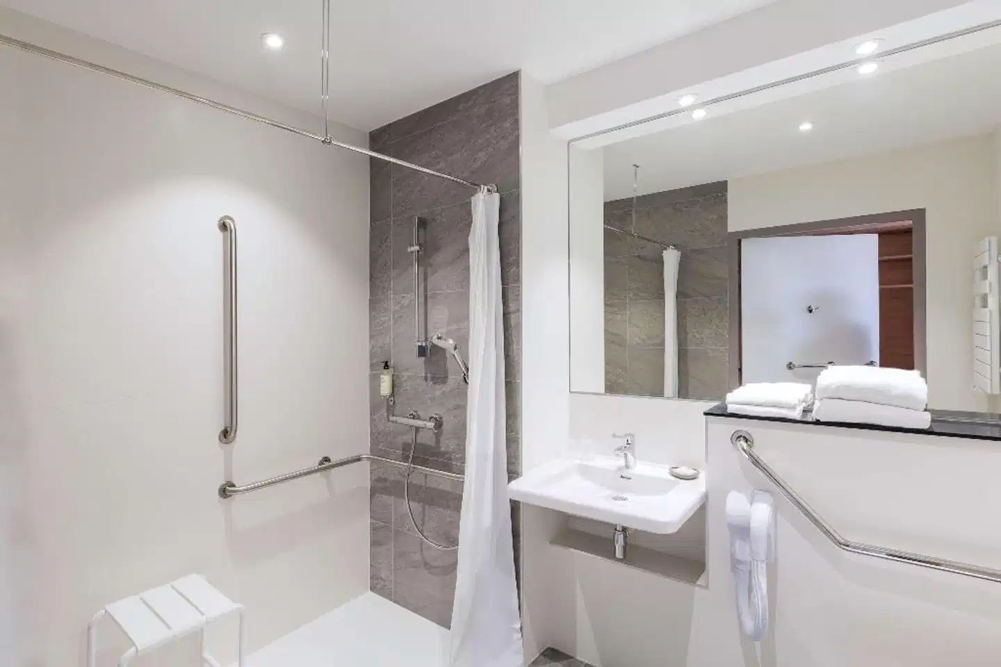 Best Western Plus Miami Airport North Hotel & Suites Badezimmer