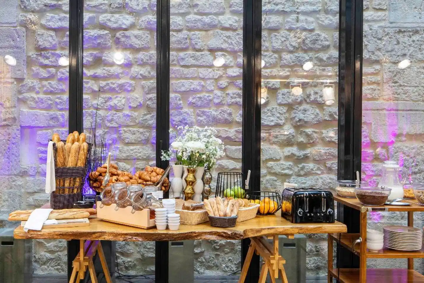 Le 123 Sebastopol Restaurant