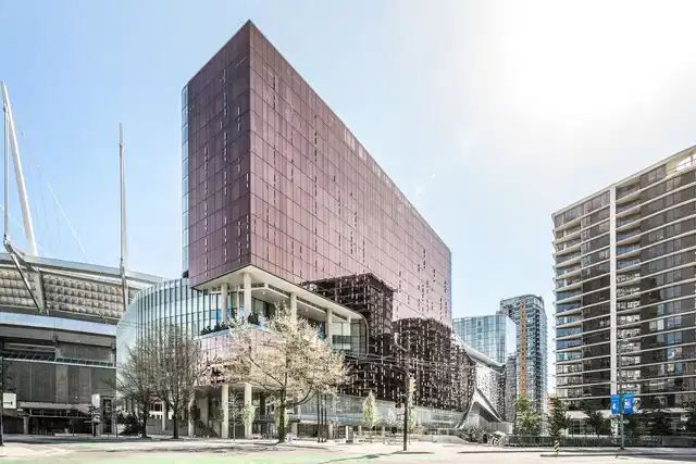 the DOUGLAS, Autograph Collection Aussenansicht