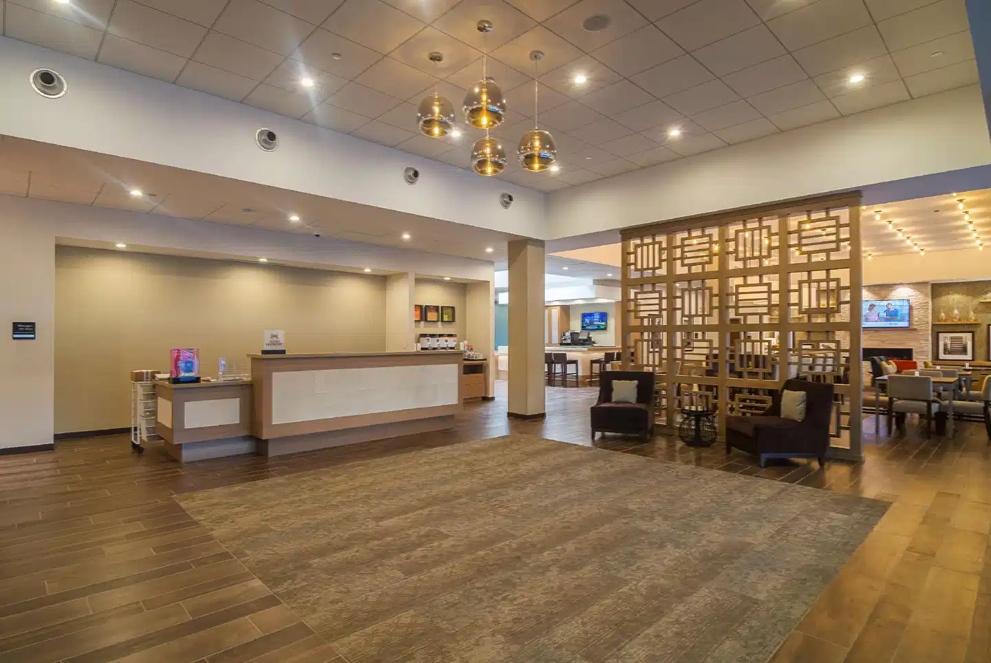 Hampton Inn Chicago North-Loyola Station Lobby
