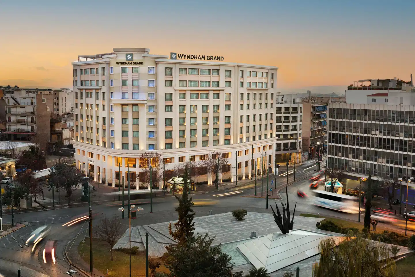Wyndham Grand Athens Aussenansicht