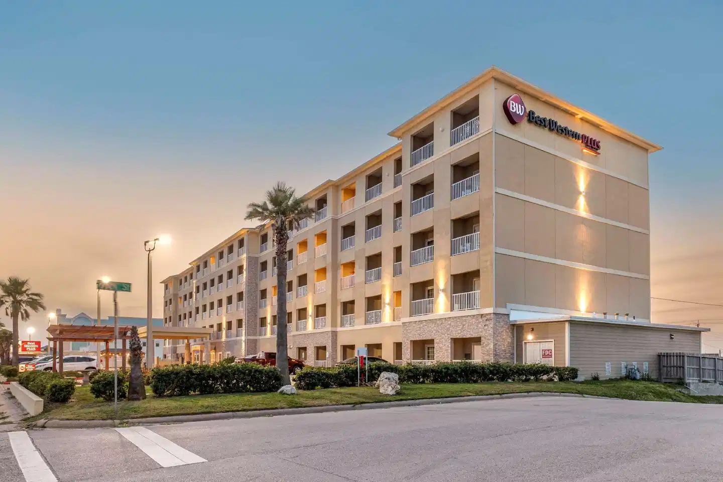 Best Western Plus Galveston Suites Aussenansicht