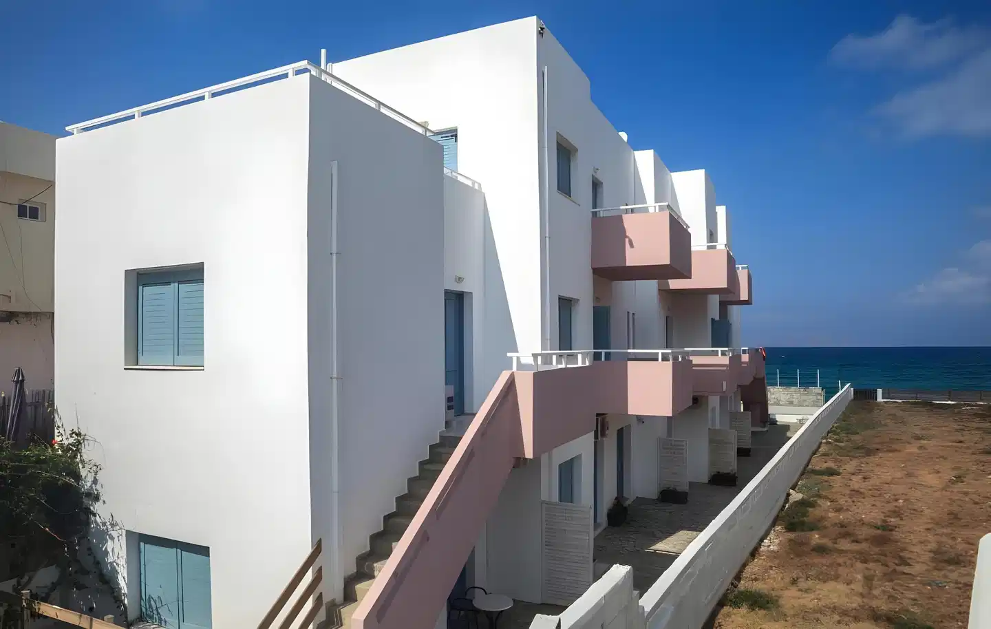 Almare Beach Hotel Aussenansicht