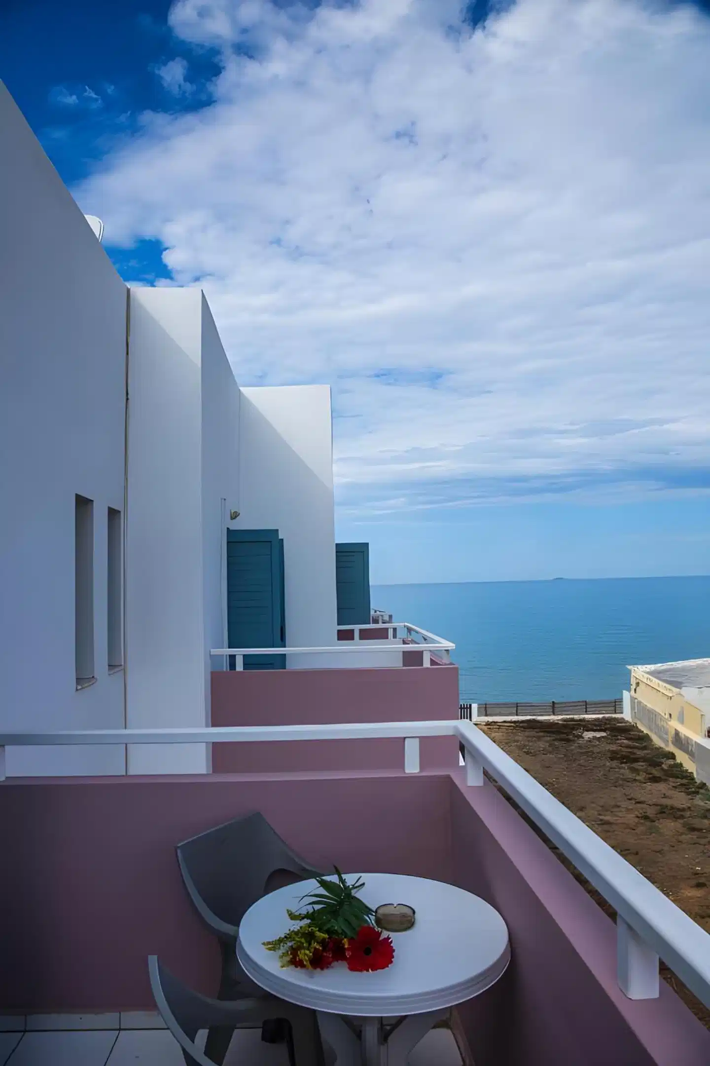 Almare Beach Hotel Terrasse