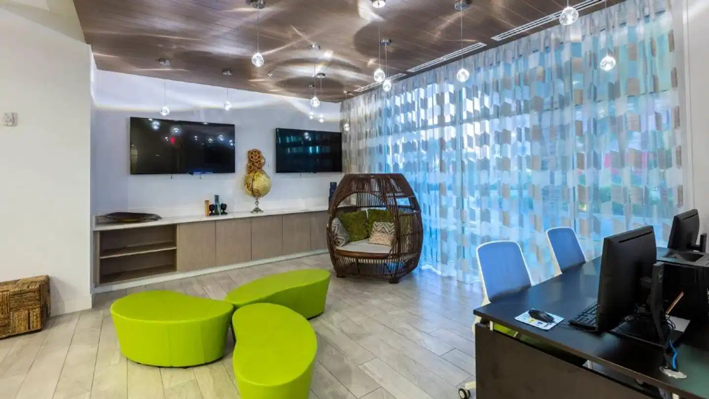 TownePlace Suites by Marriott Orlando at SeaWorld® Bar