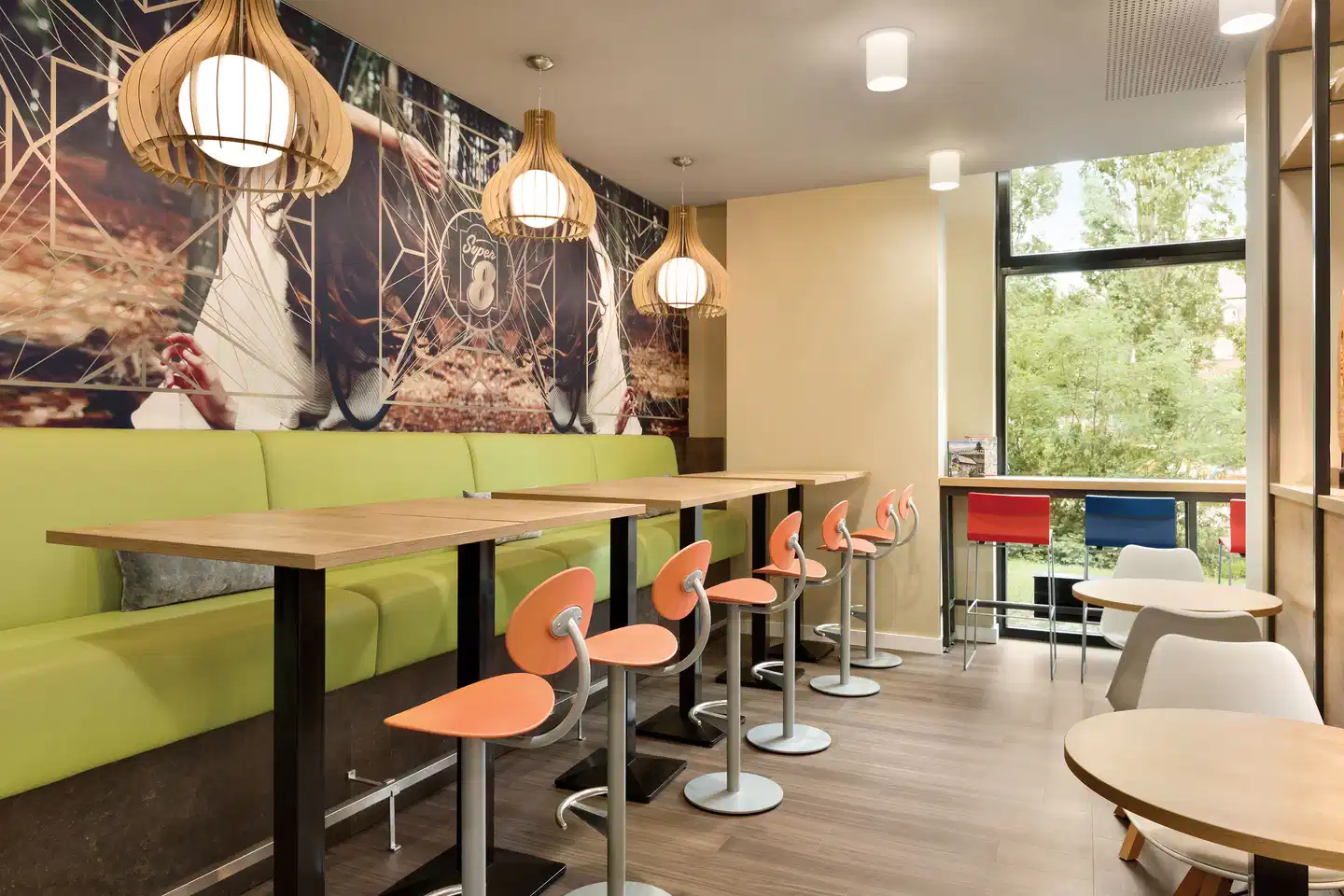 Super 8 by Wyndham Freiburg Bar