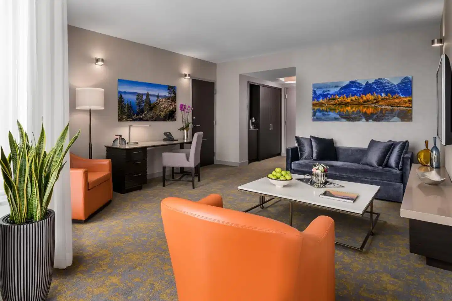 Hotel X Toronto by Library Hotel Collection Lobby