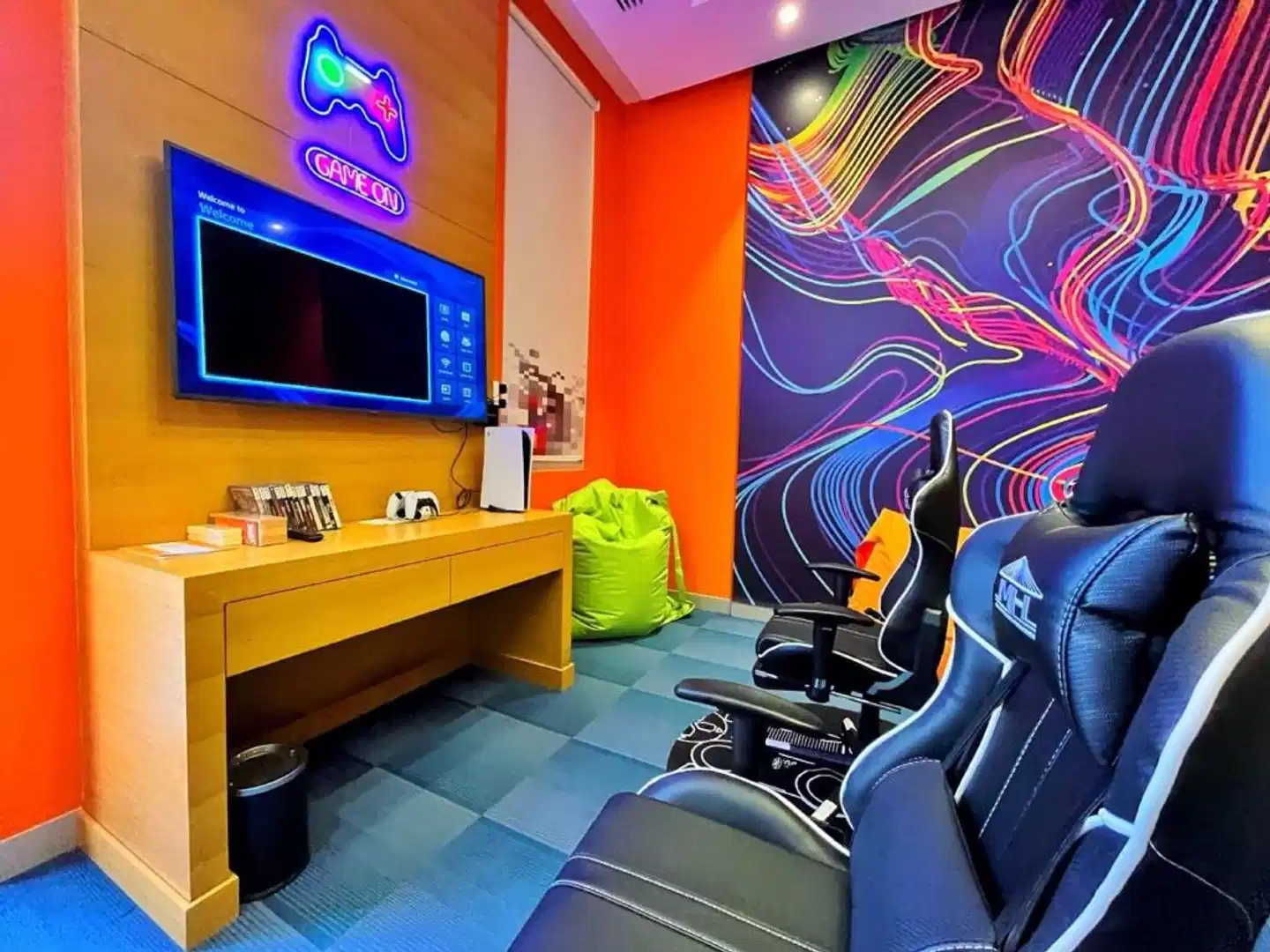 Aloft Dubai South Sport und Entertainment