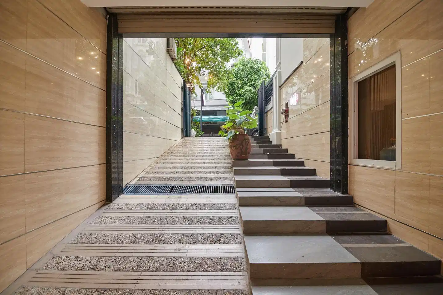 Bin Bin Hotel 2 - Near Him Lam D7 Wellness