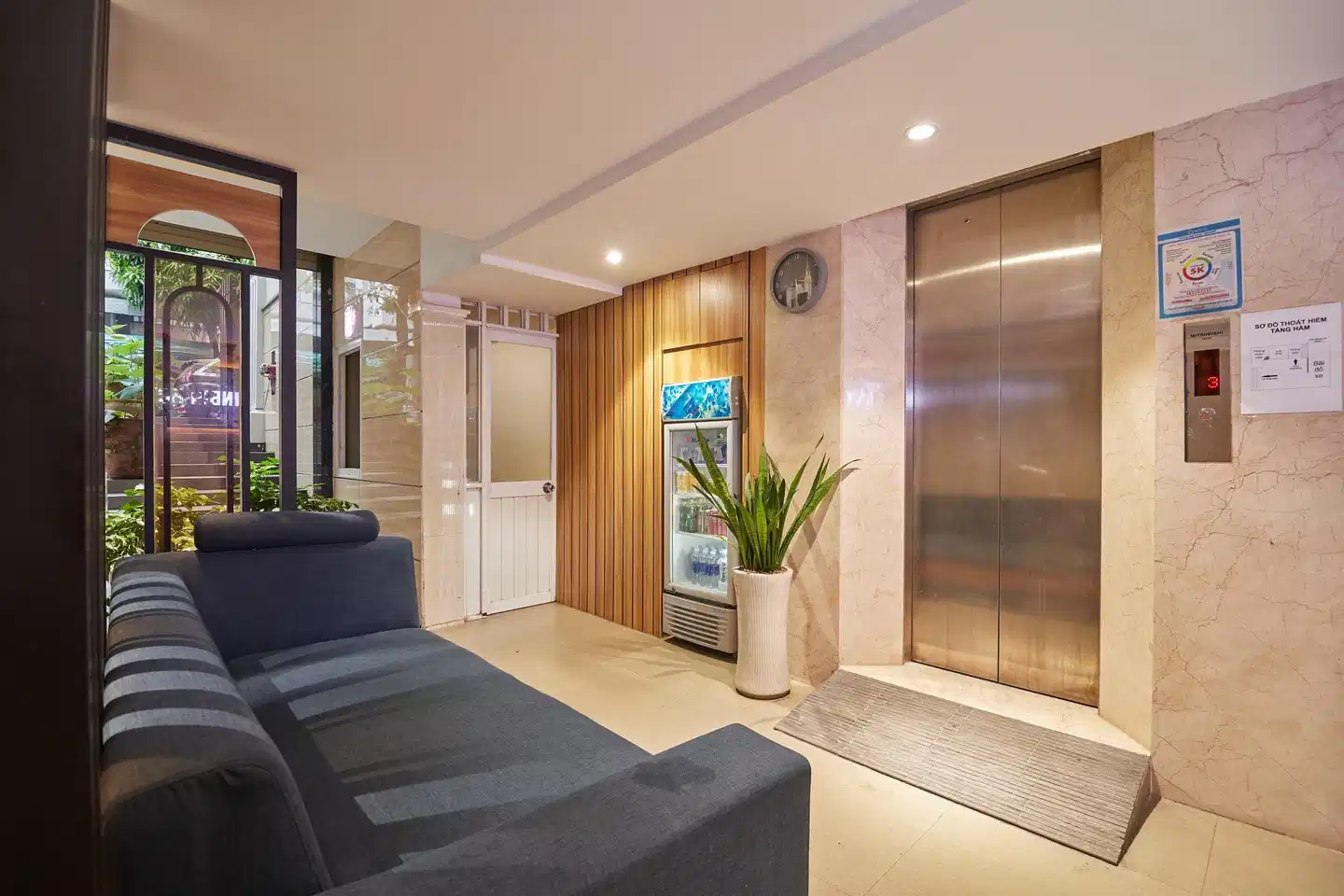 Bin Bin Hotel 2 - Near Him Lam D7 Wohnbeispiel