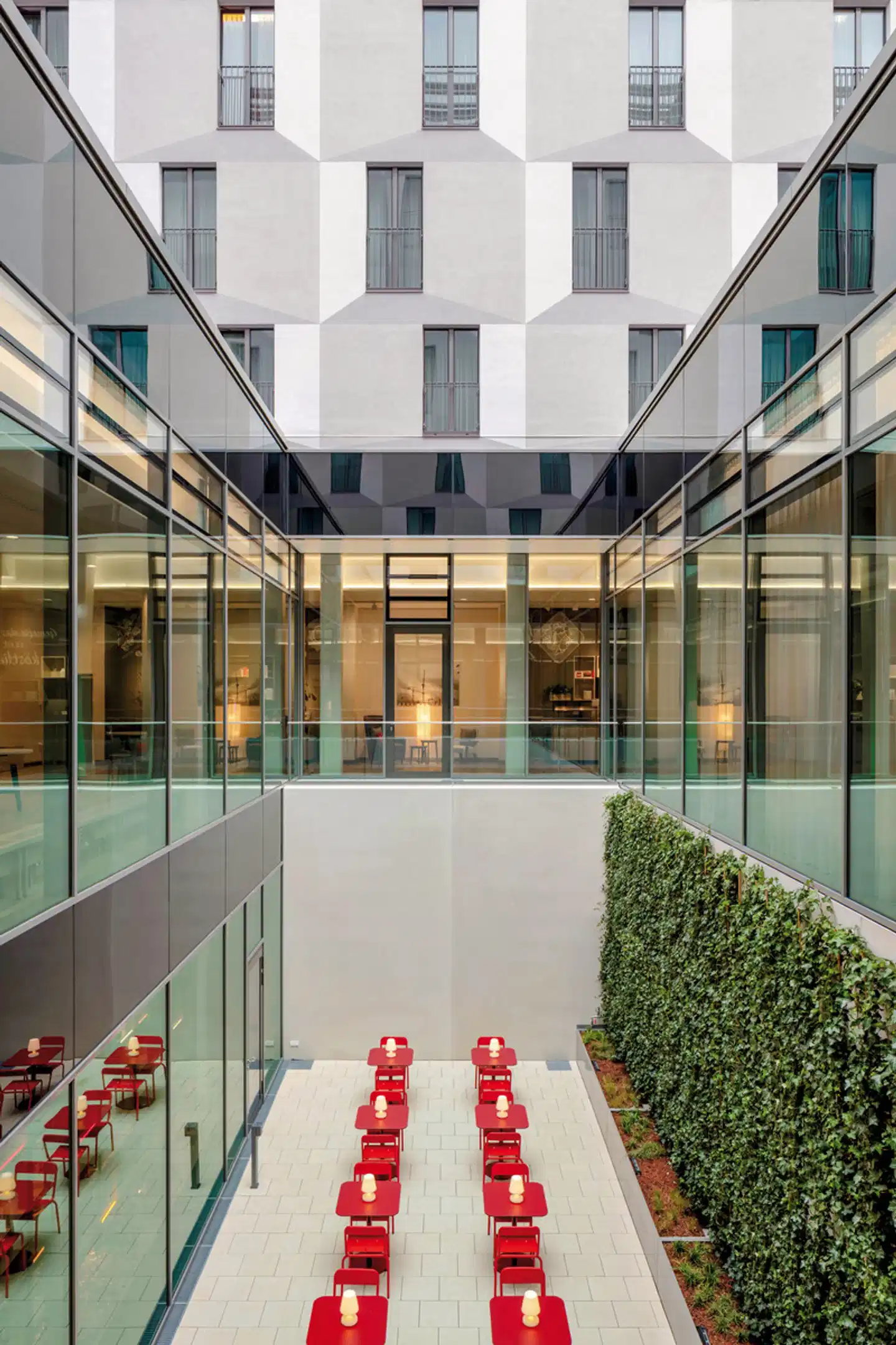 IntercityHotel Frankfurt Hauptbahnhof Süd Lobby