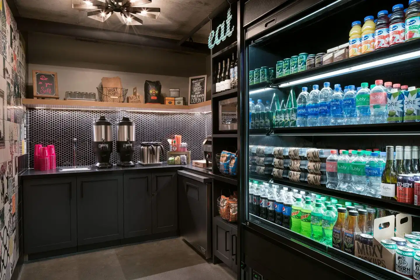 Moxy San Diego Downtown/Gaslamp Quarter Bar