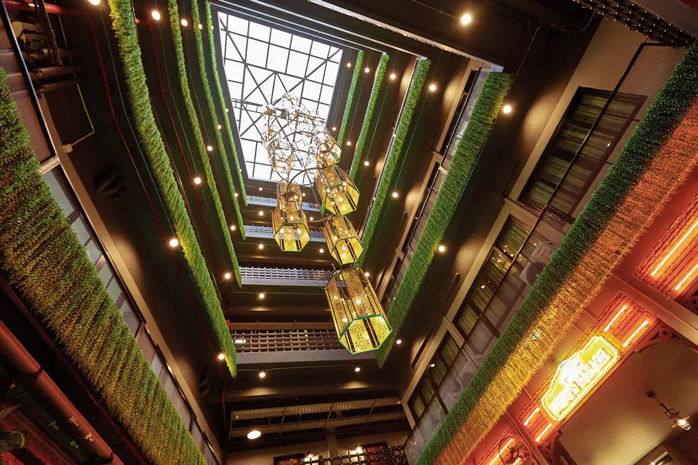 W22 by Burasari Lobby