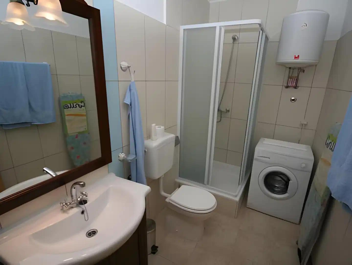 Guest House Lucijo Badezimmer