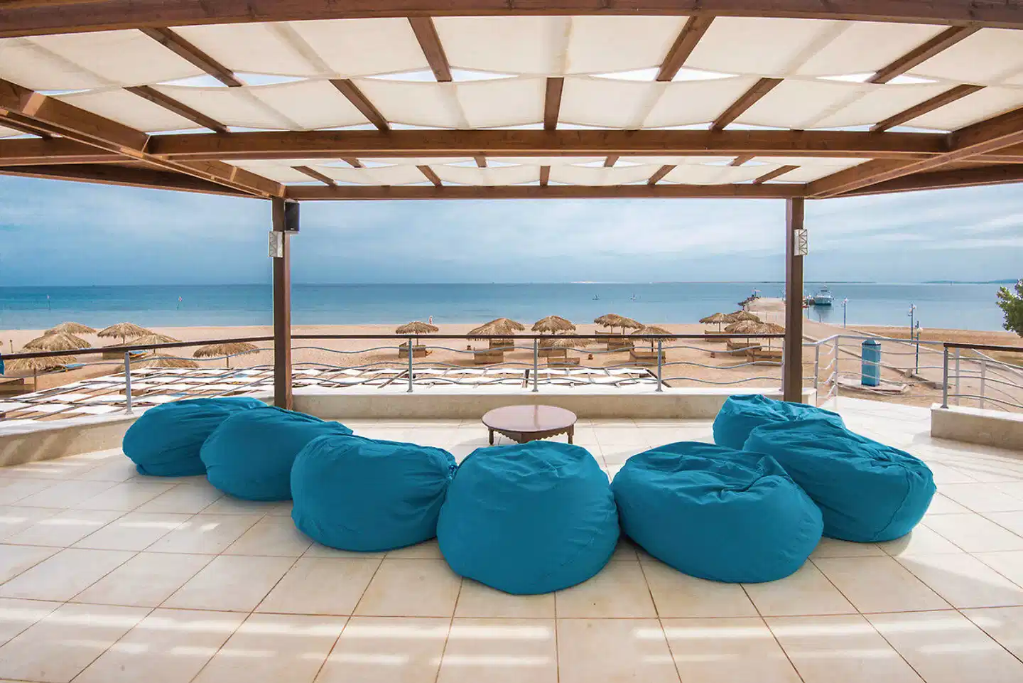 Shams Lodge Water Sports Resort Bar