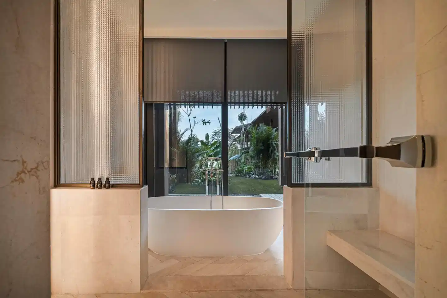 The Meru Sanur Badezimmer