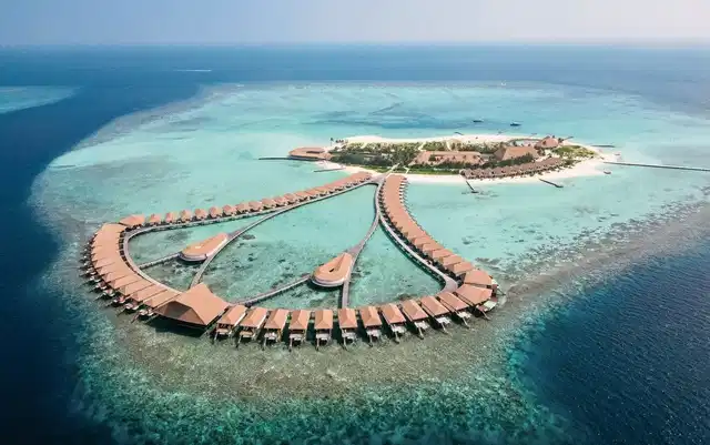 Cinnamon Velifushi Maldives Strand