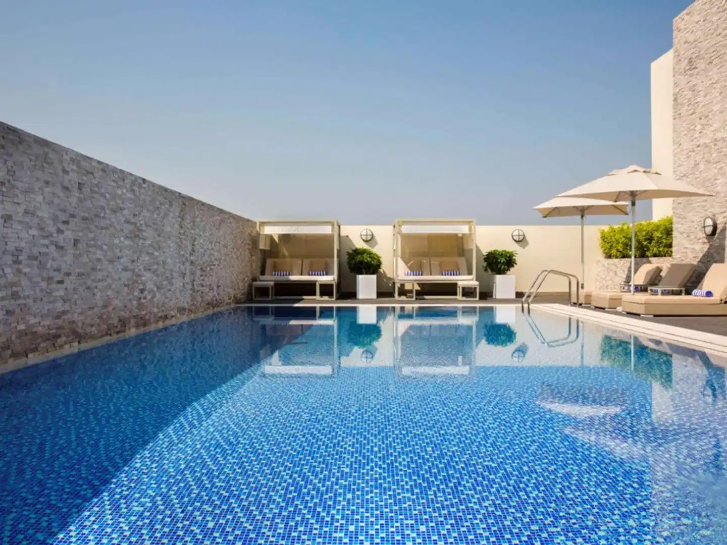 Novotel Bur Dubai Hotel Pool
