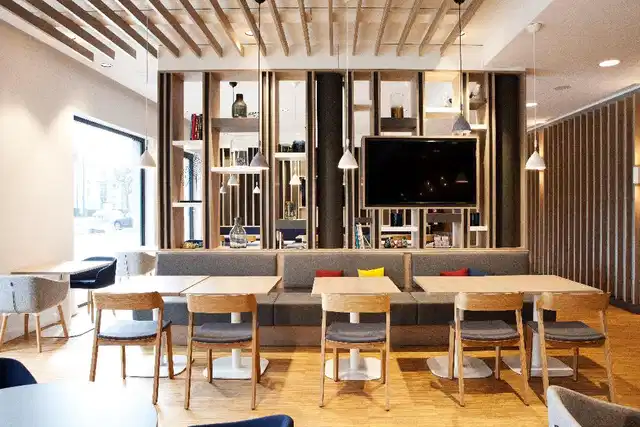 Holiday Inn Express Trier Bar