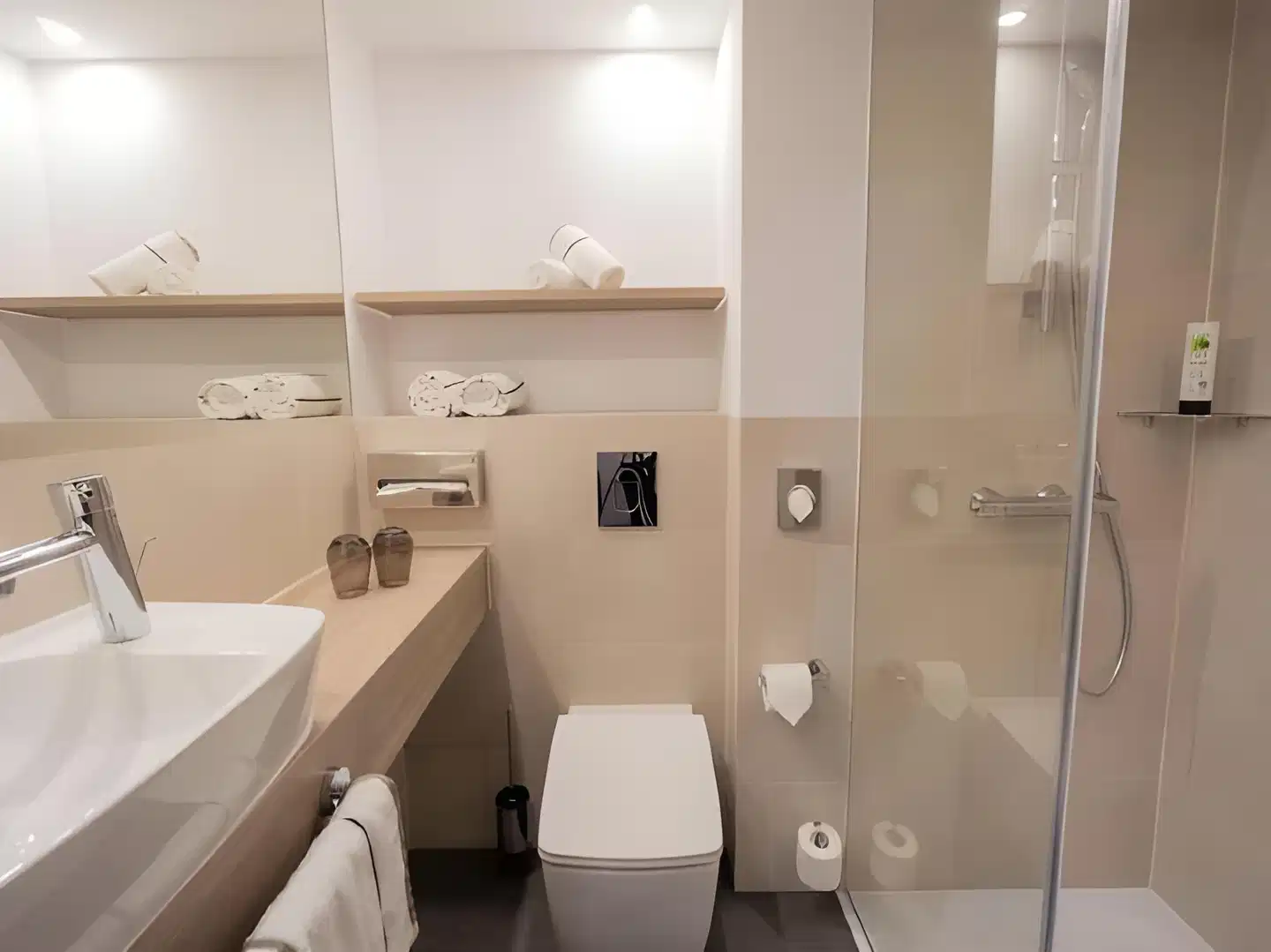 HARBR. Hotel Ludwigsburg Badezimmer